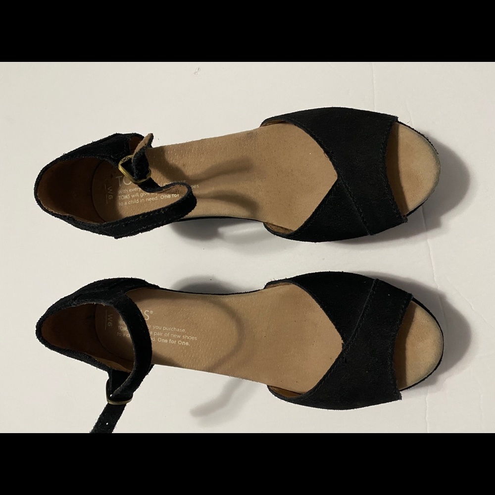 Women’s Toms black wedges